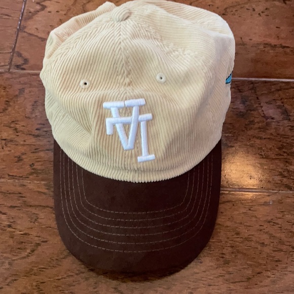 uniform studios Accessories - LA baseball cap uniform studios